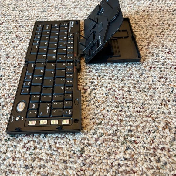 Targus Model PA870 Portable Folding Keyboard. Y2K - Picture 3 of 7